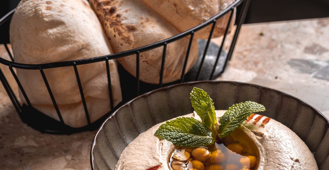 Traditiional Hummus